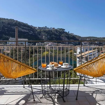 Sorrentovibes - Luxury Four Bedroom Home With Amazing Terraces In Sorrento Sorrento
