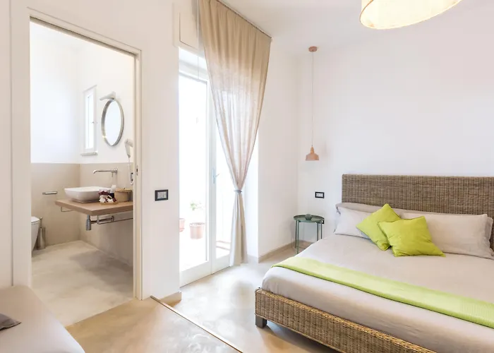 בית הארחה Sorrentovibes - Luxury Four Bedroom With Amazing Terraces In סורנטו