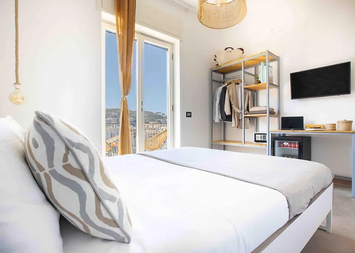 Sorrentovibes - Luxury Four Bedroom With Amazing Terraces In בית הארחה סורנטו