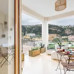 Гостевой дом Sorrentovibes - Luxury Four Bedroom Home With Amazing Terraces In Sorrento Сорренто