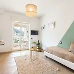 Гостевой дом Sorrentovibes - Luxury Four Bedroom Home With Amazing Terraces In Sorrento Сорренто