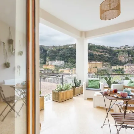 Vendégház Sorrentovibes - Luxury Four Bedroom With Amazing Terraces In 4*
